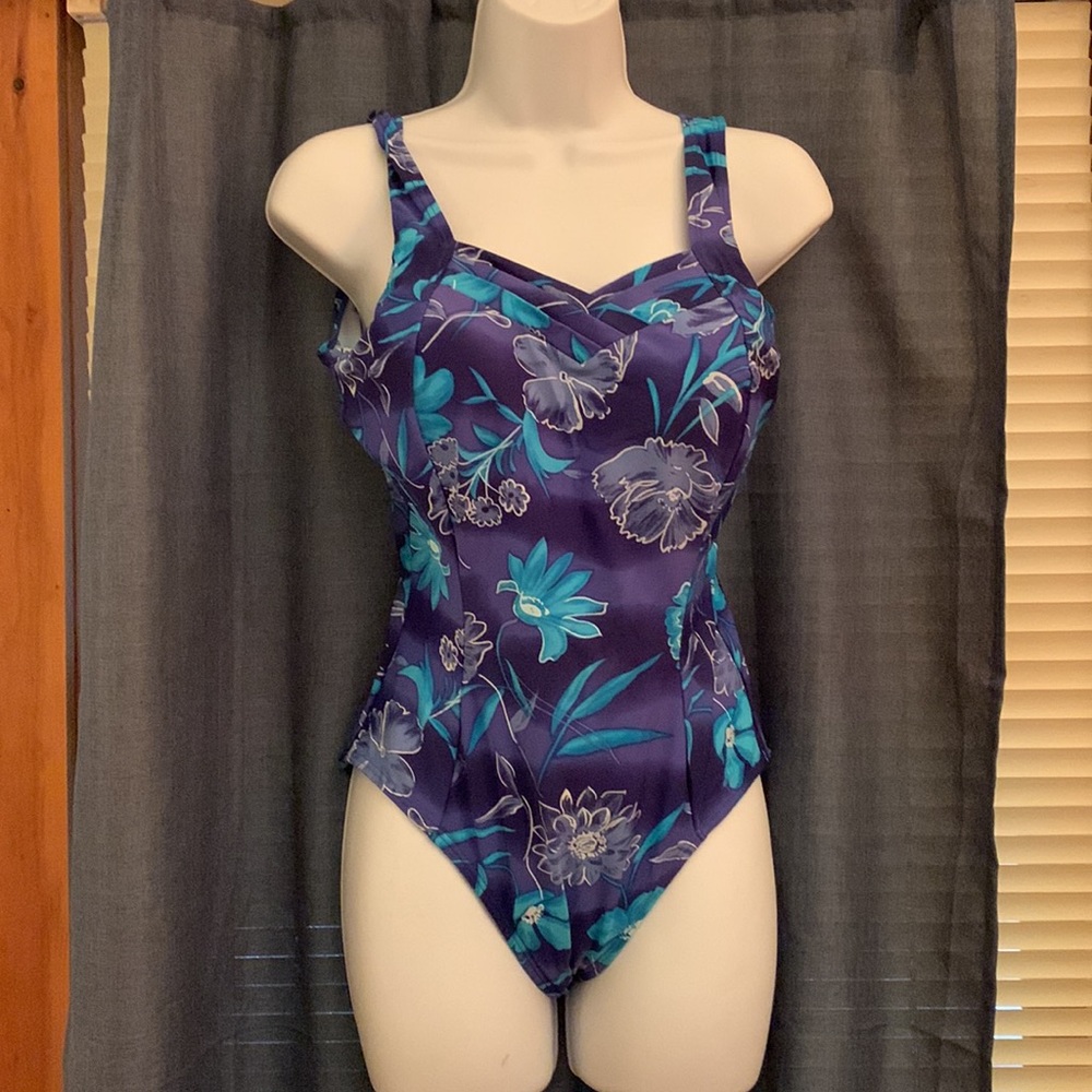 Beach Bay Woman Size 14 One Piece Swimsuit, gently used, excellent condition